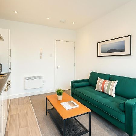 2 Bedroom Apartment Near City Centre, Uni & Parks! Cardiff Exterior foto